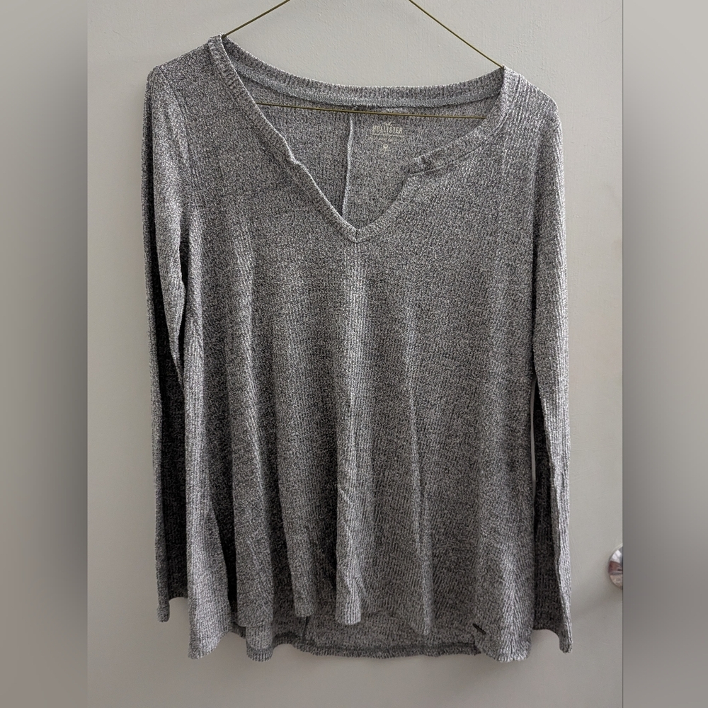 Hollister Heather Gray Long Sleeve V-Neck Top Medium Soft Fall Casual Normcore